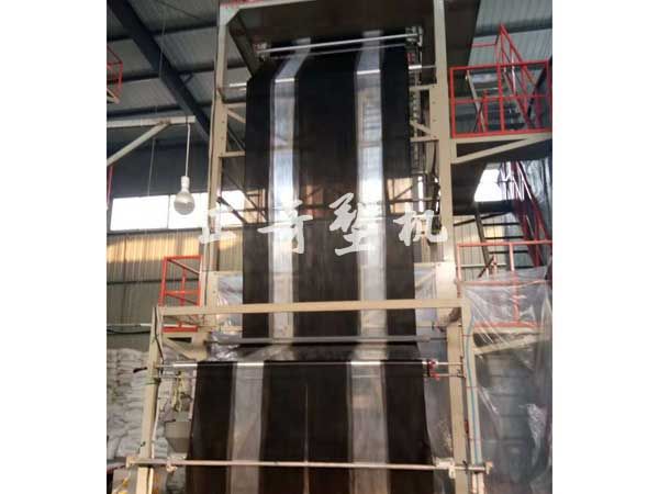 山東正奇塑料機(jī)械全自動(dòng)雙色地膜設(shè)備生產(chǎn)線(xiàn)